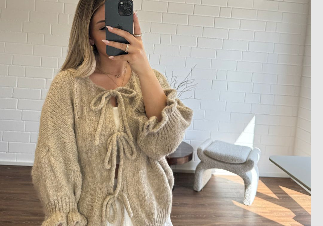 Oversized Tulip Cardigan mit Schleifen - JEWELINA