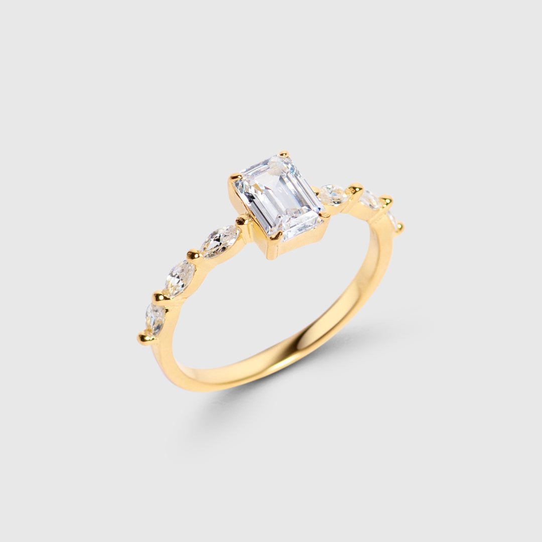 Seven Sky Baguette Ring - 52 / 14 Karat Gold